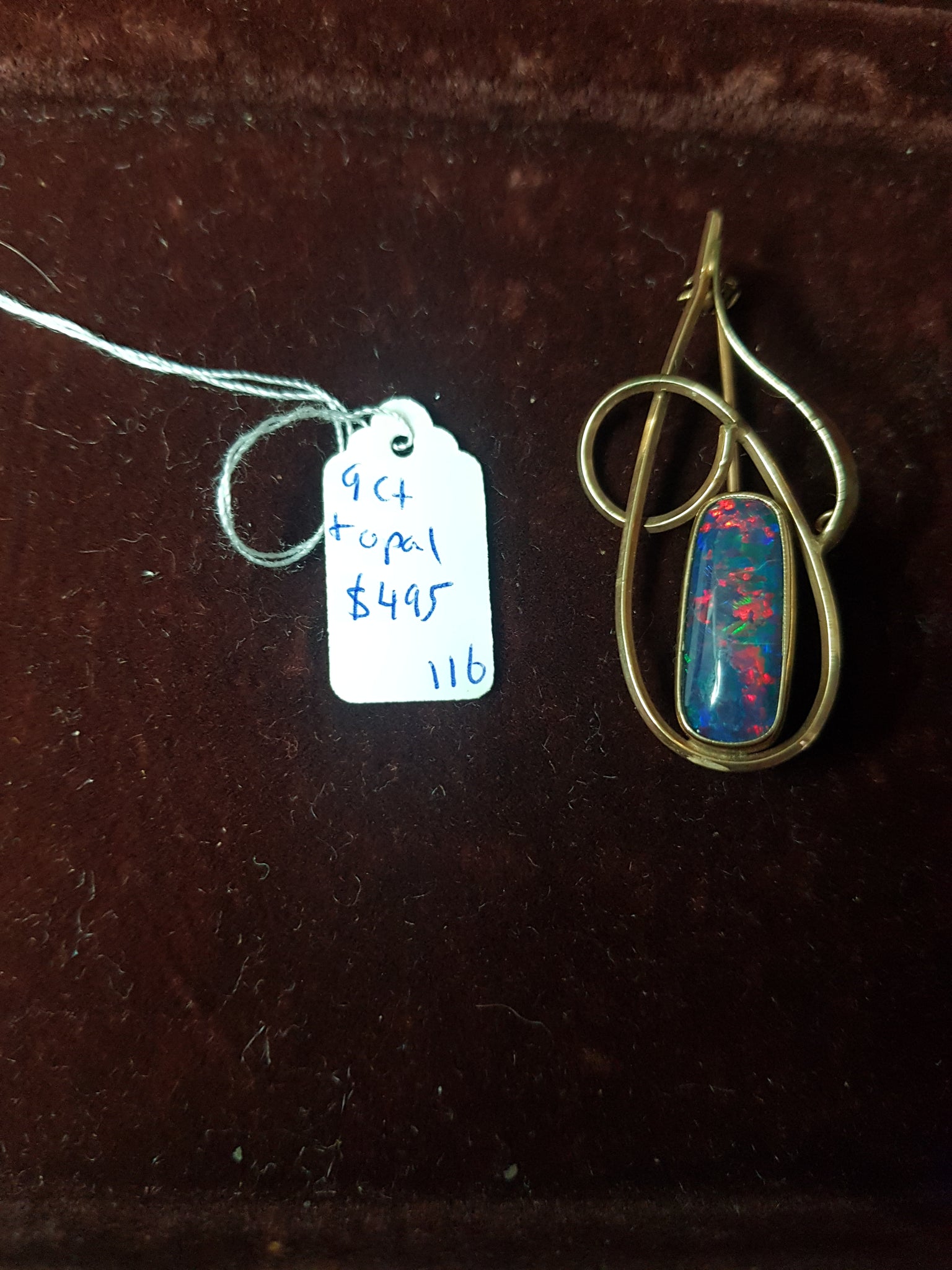 9ct Gold and Opal brooch #116