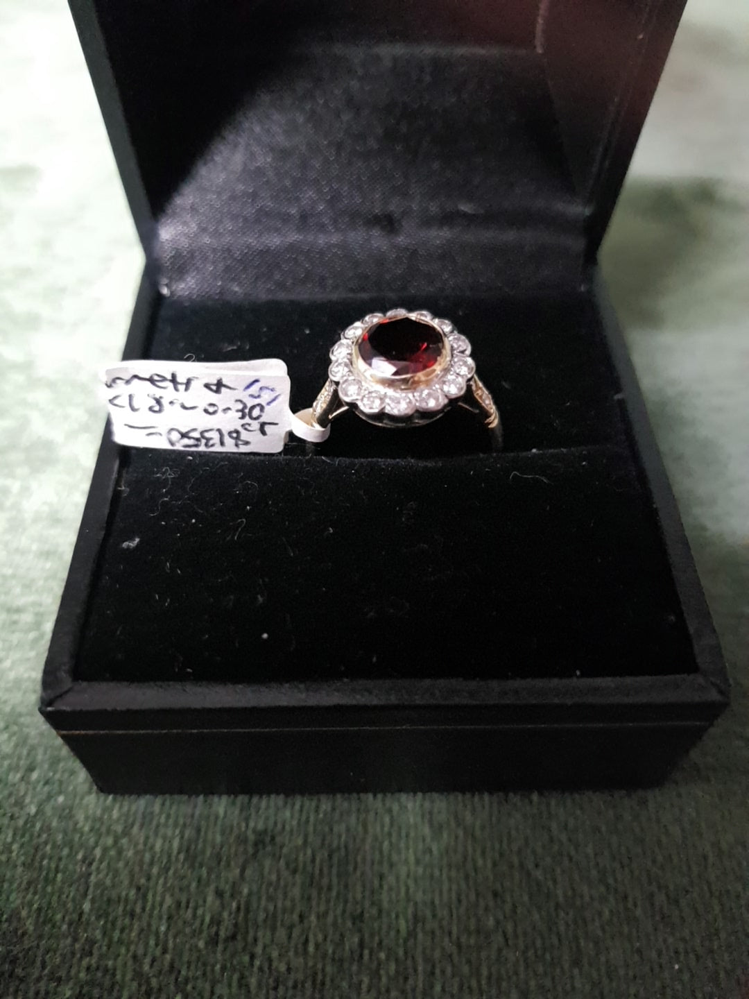 18ct Gold and Diamonds x 18, approx 0.30ct combined, and Garnets ring #151