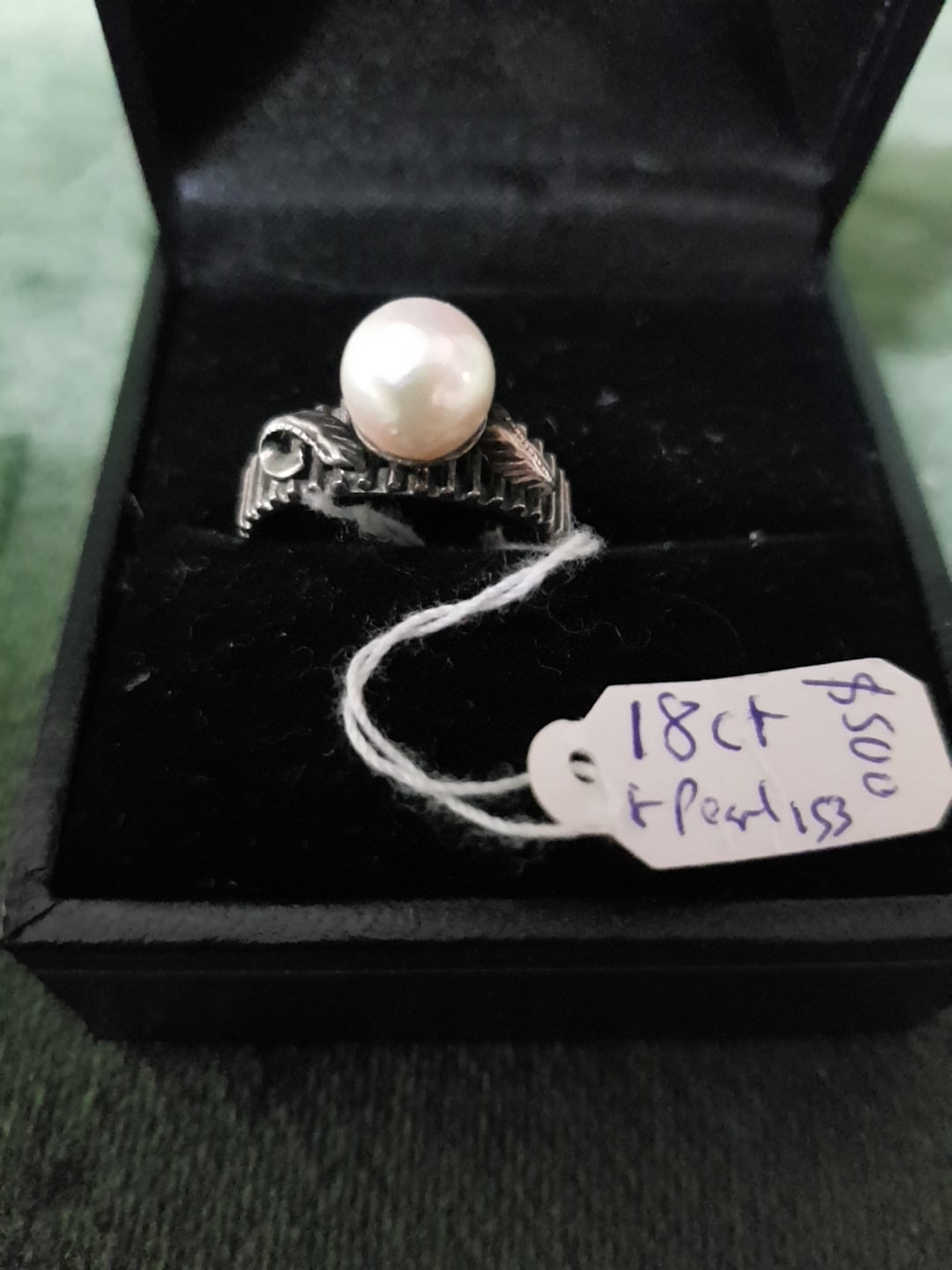 c1970 18ct White Gold and Pearl ring #153