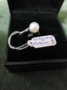 18ct Gold and Platinum and Pearl ring #157