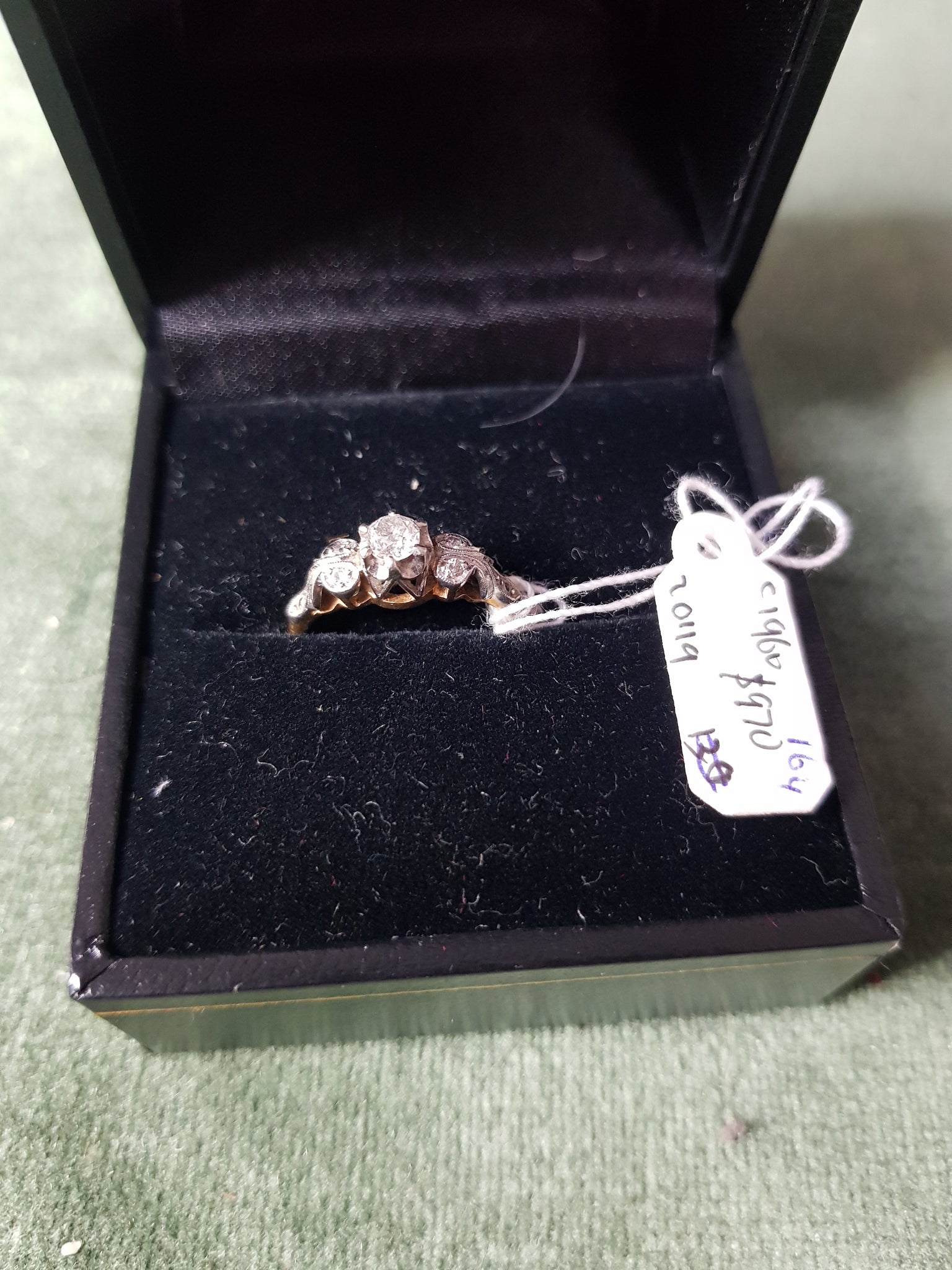c1960 18ct Gold and Platinum, and 1 x 20pt Diamond #164