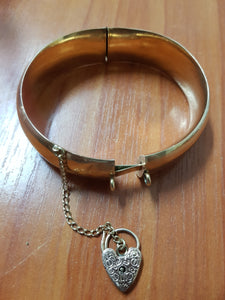15ct Gold Wax Filled Bangle c.1940 with 9ct Heart Lock