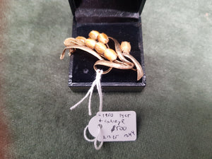 14ct Gold and Cats-eye brooch #244