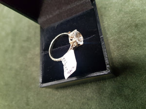 9ct white Gold and Topaz ring #246