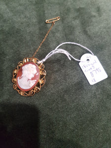 18ct Gold and cameo brooch #255