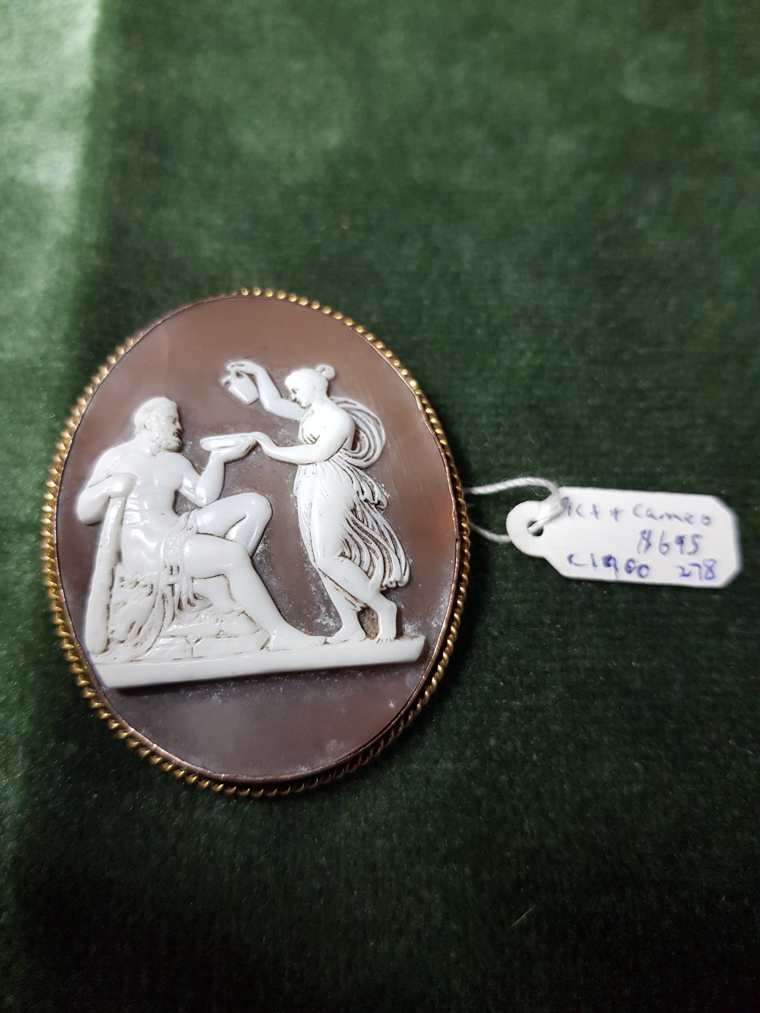 c1900 Italy 9ct Gold cameo brooch #278