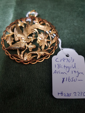 c1970s 18ct Gold Asian pendant 14gms #285