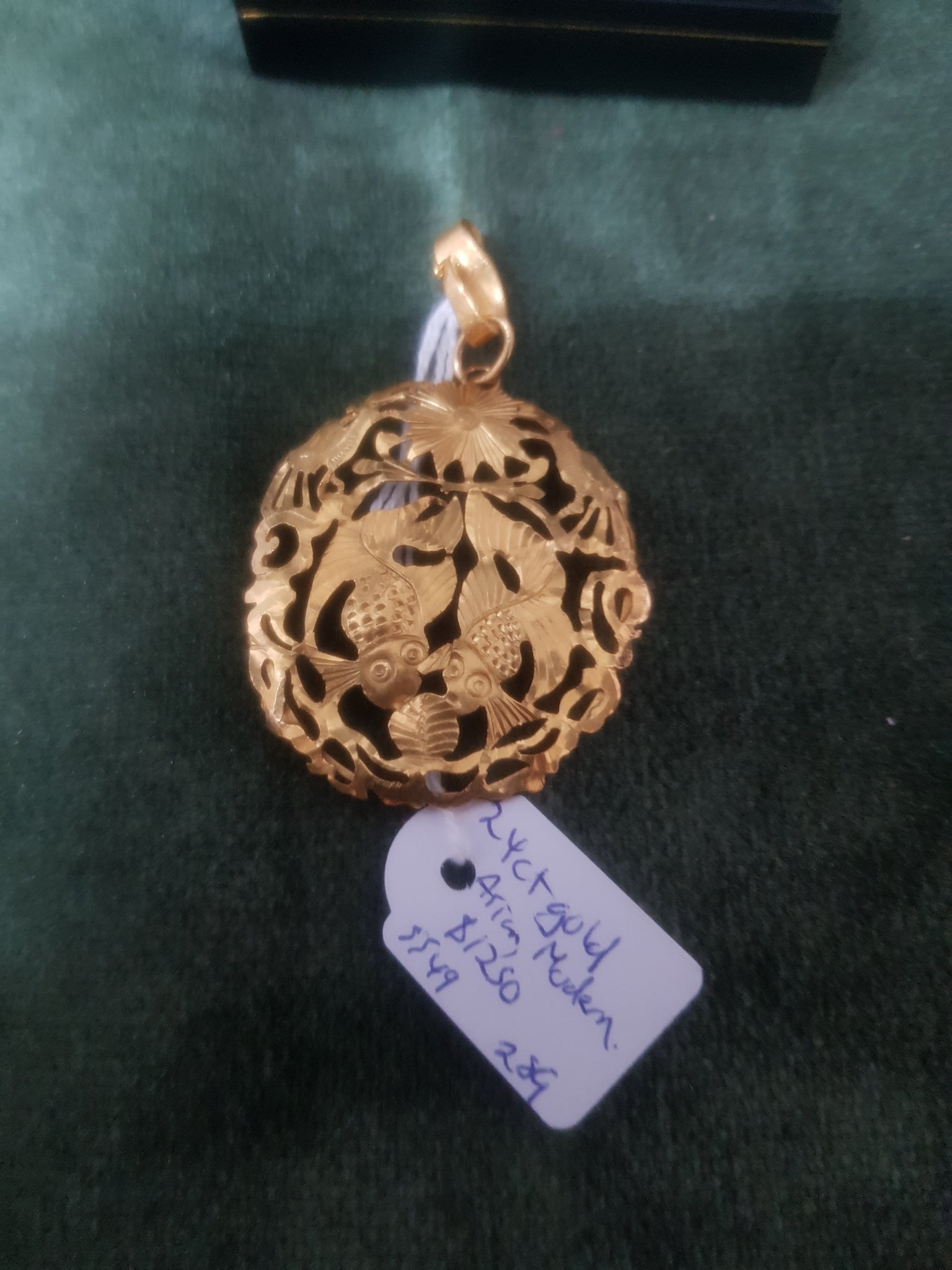 24ct Gold pendant, Asian, Modern, 9gms #289