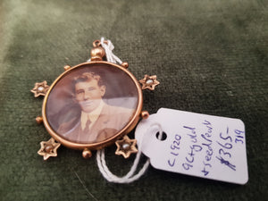 c1920 9ct Gold and Seed Pearls locket #319
