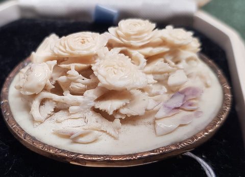c1880 untested Gold and Ivory brooch (AF) #402