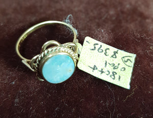 c1970 18ct and Opal ring #5
