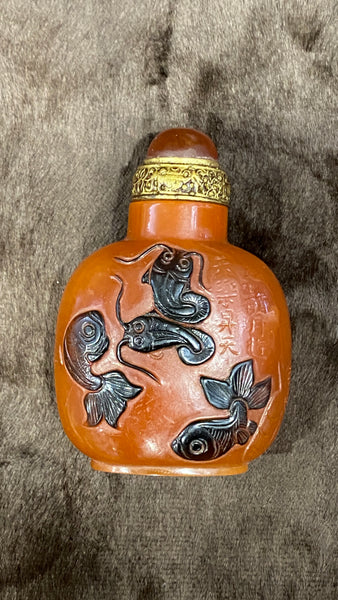 Early Qing 1700-1770 Cornelian Snuff Bottle enscribed live fish attract attention hopefully living a fair period